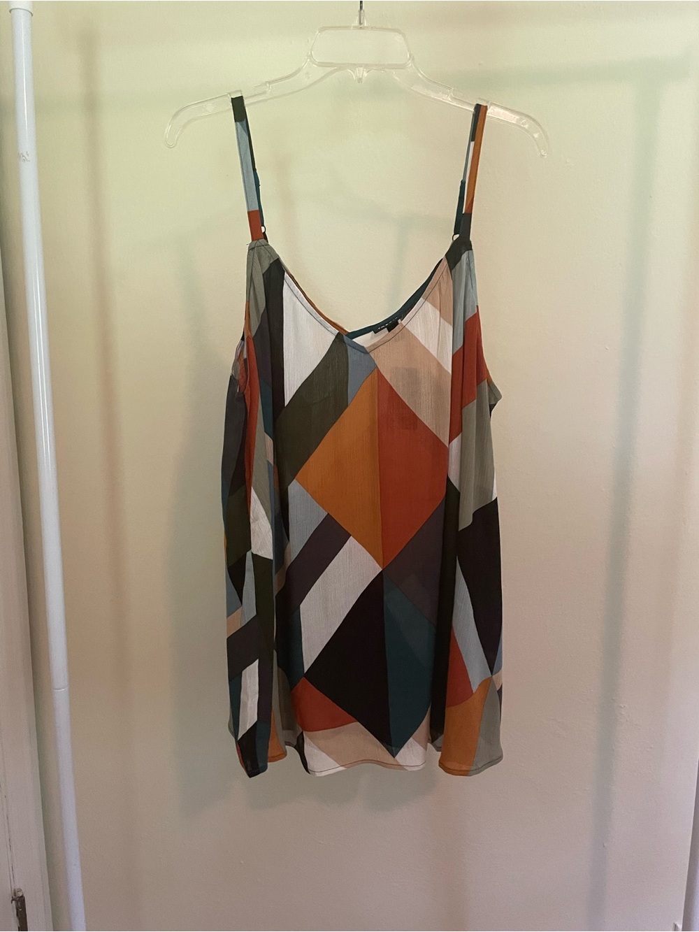 NWT Torrid Sophie Swing Multicolor Geo-print Spaghetti-Strap Cami. 2X.